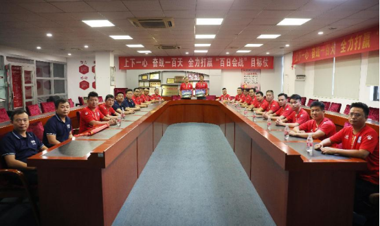 澳克士智能照明攜手光之聯(lián)足球俱樂部：跨界合作，共創(chuàng)輝煌未來